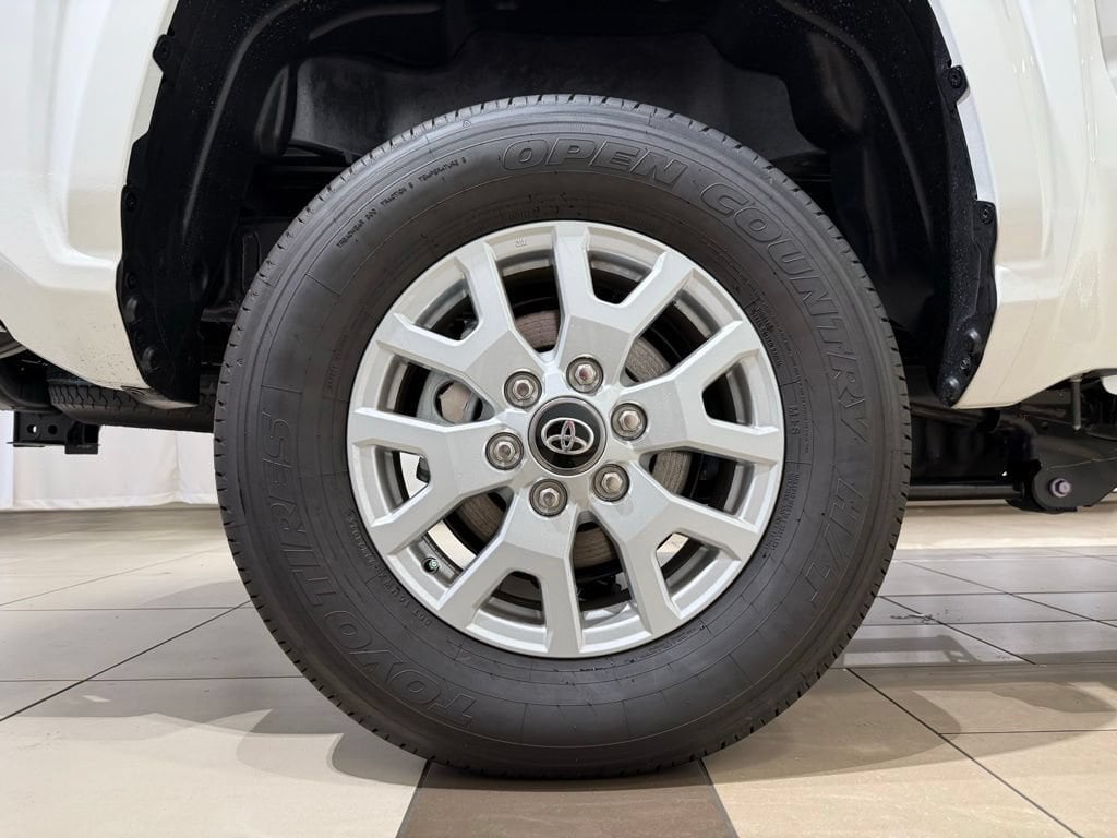 2026 Toyota Tacoma SR5 - Photo 9