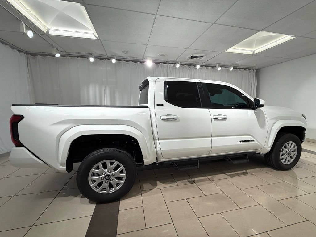 2026 Toyota Tacoma SR5 - Photo 6