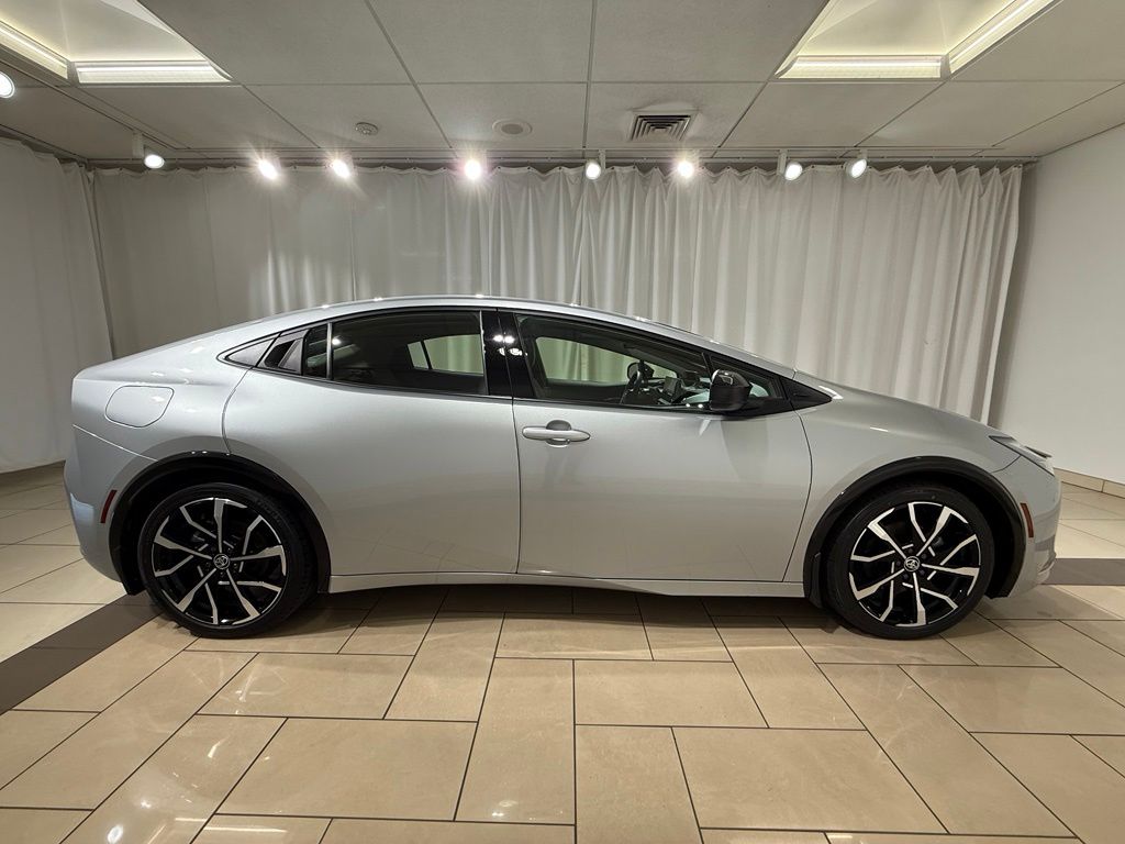 2024 Toyota Prius Prime XSE - Photo 6