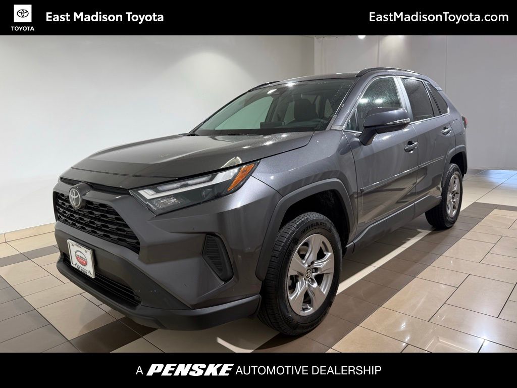 2023 Toyota RAV4 XLE AWD's photo