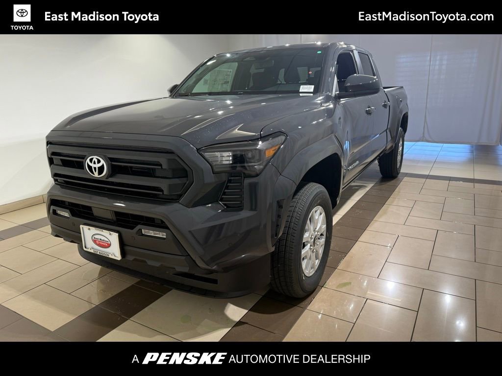2025 Toyota Tacoma SR5's photo