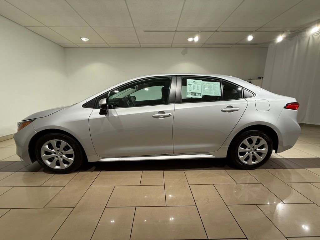 2023 Toyota Corolla LE photo 2