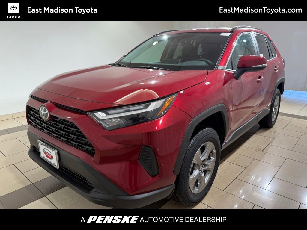 2025 Toyota RAV4 XLE's photo