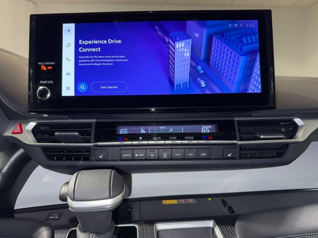 2025 Toyota Sienna XLE - Photo 29