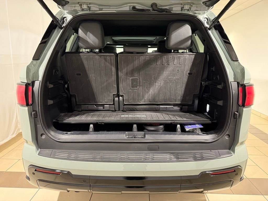 2025 Toyota Sequoia Platinum - Photo 10