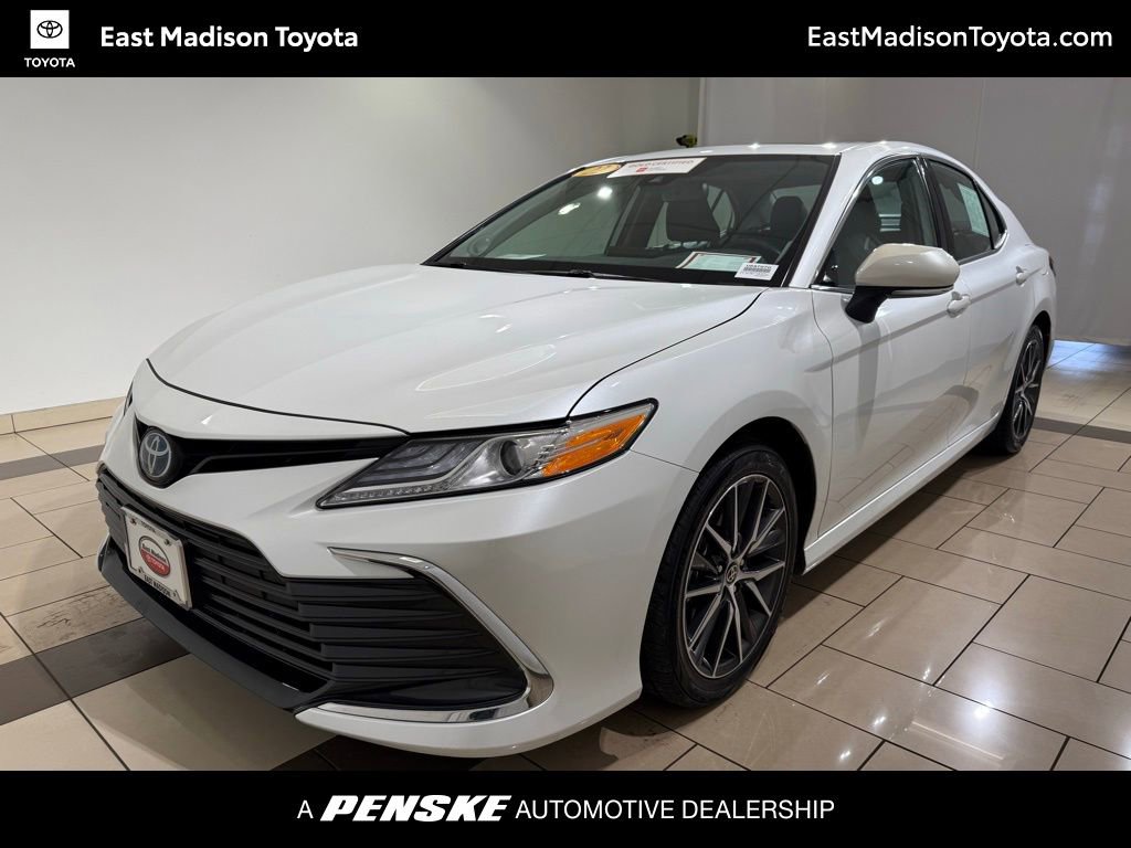 2022 Toyota Camry XLE's photo