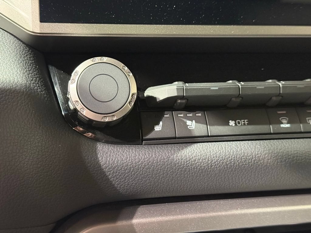 2026 Toyota Tundra Limited - Photo 27