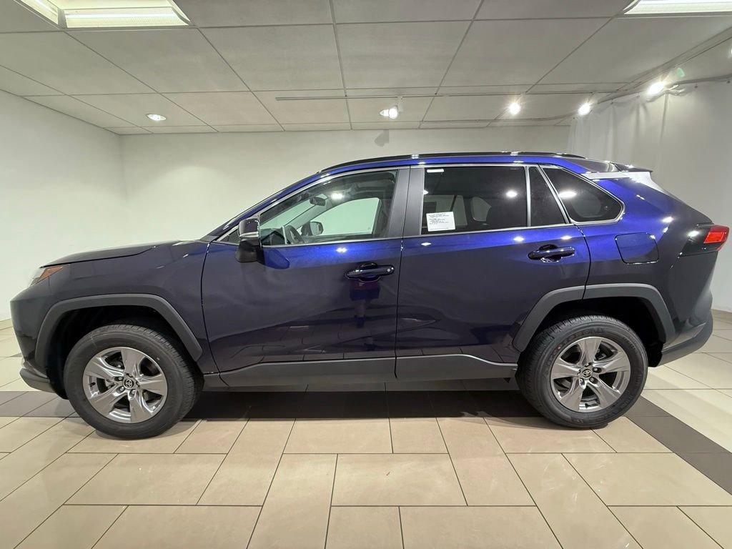 2025 Toyota RAV4 XLE photo 2