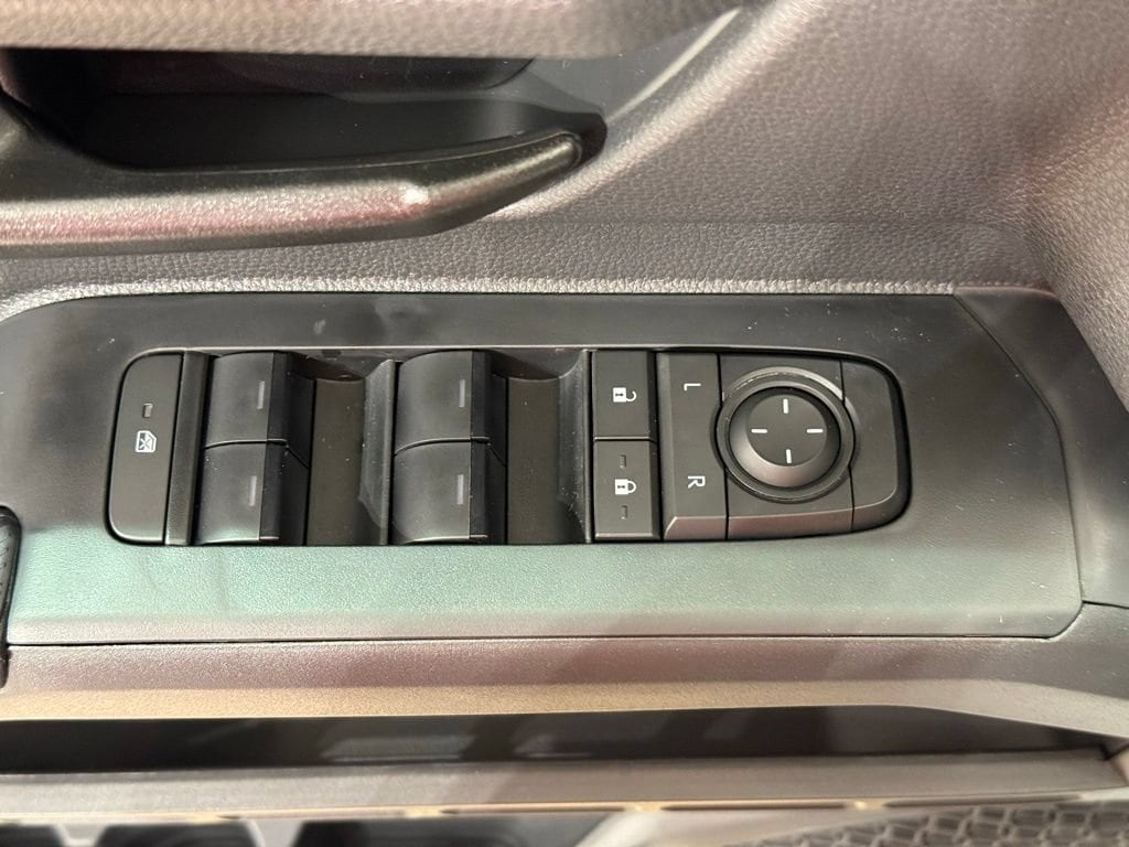 2026 Toyota Tacoma SR5 - Photo 15