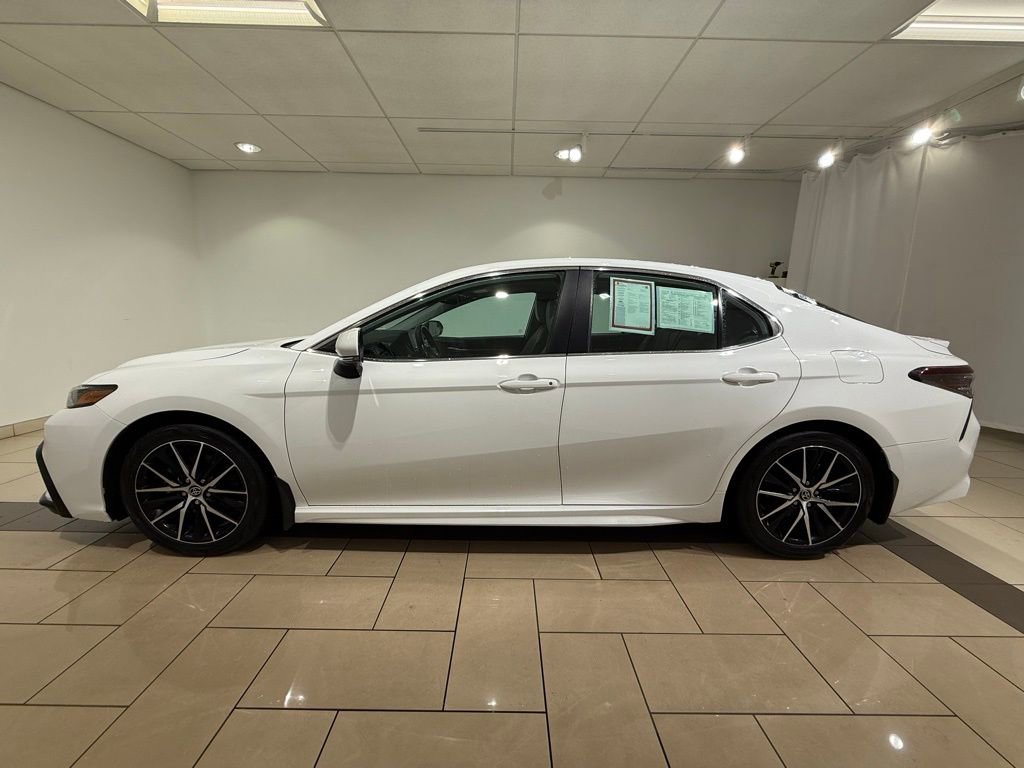 2023 Toyota Camry SE photo 2