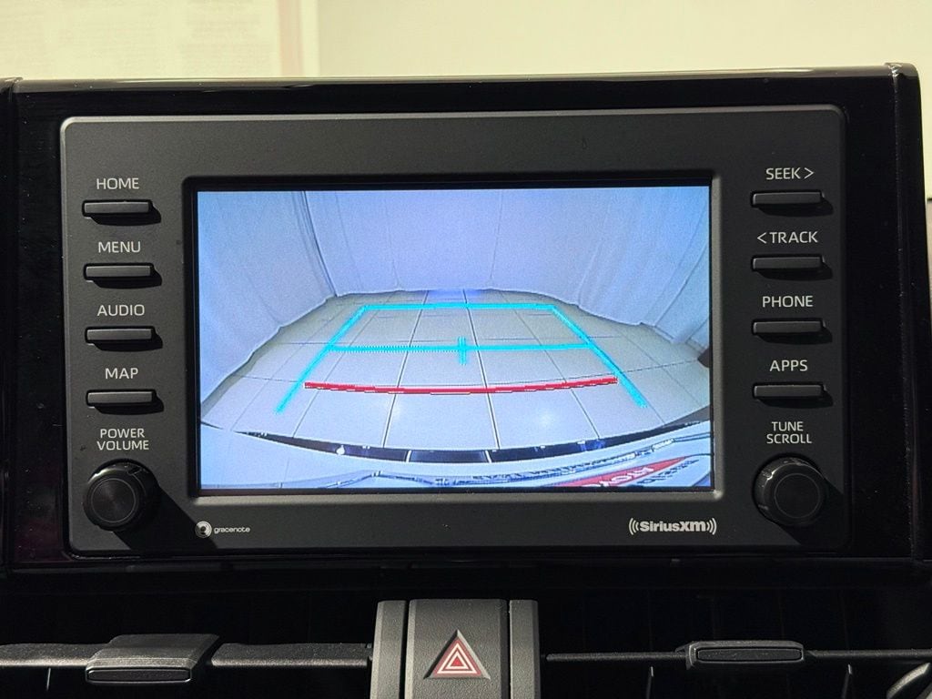 2022 Toyota RAV4 SE - Photo 27