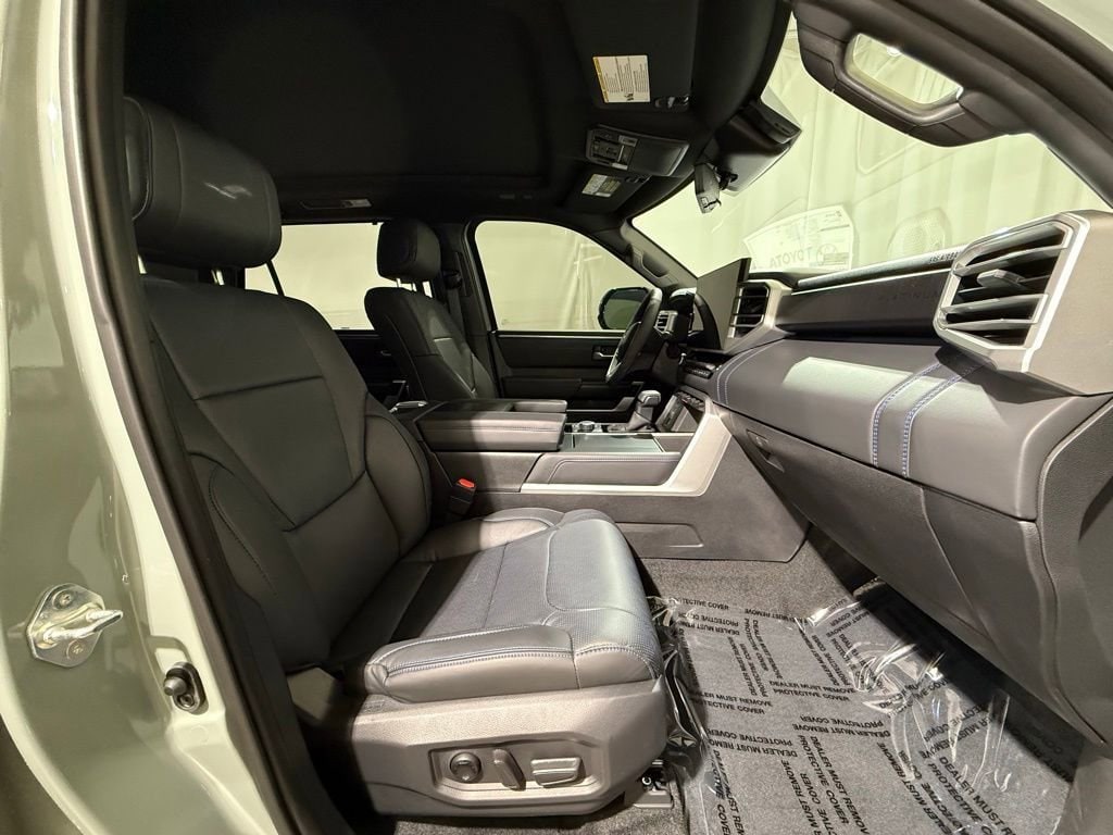 2025 Toyota Sequoia Platinum - Photo 23