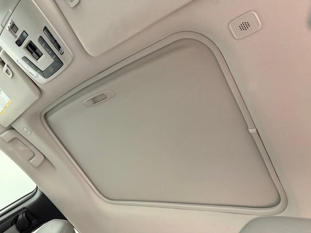 2025 Toyota Sienna XLE - Photo 19