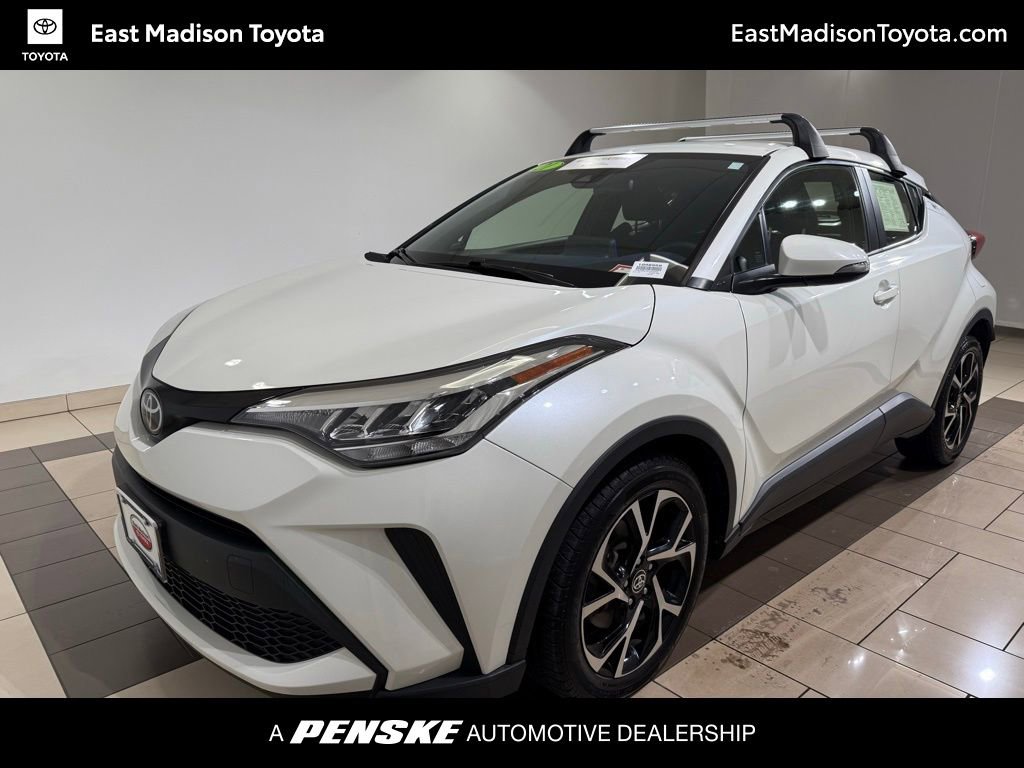 2021 Toyota C-HR XLE's photo