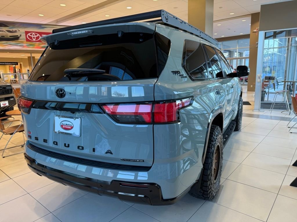 2025 Toyota Sequoia Platinum - Photo 5