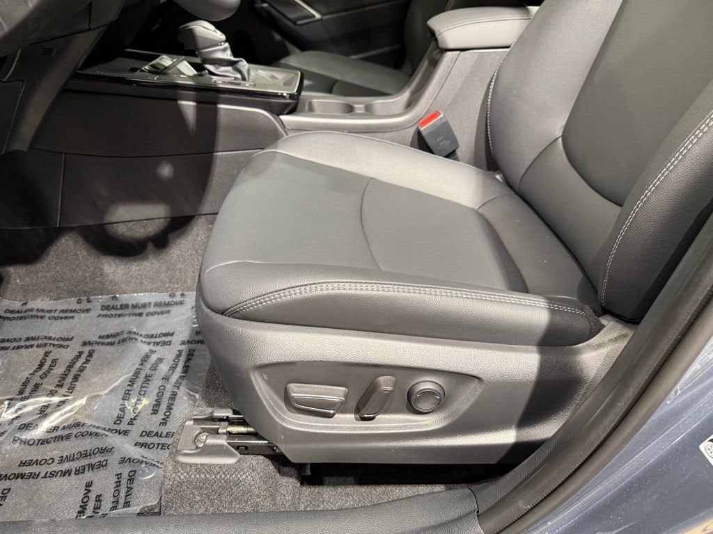 2026 Toyota Corolla Cross XLE - Photo 14