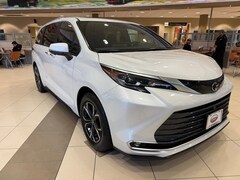 2026 Toyota Sienna Platinum 7 PASSENGER