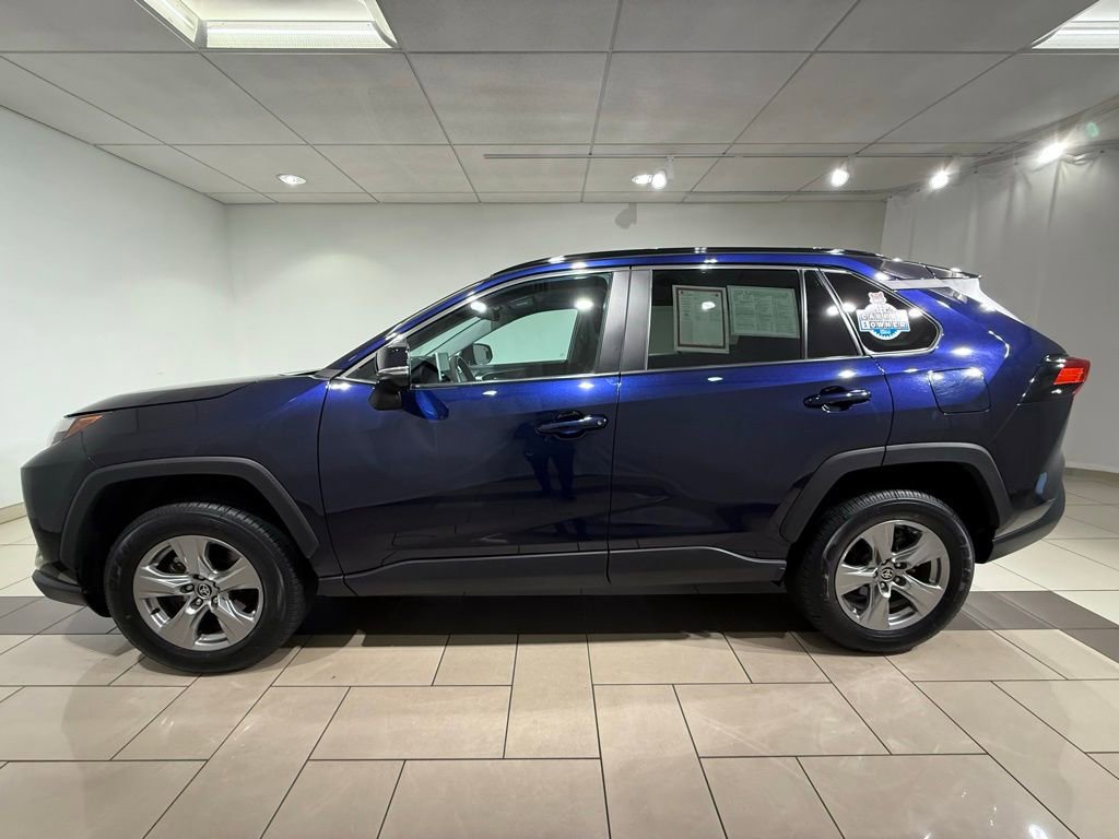 2024 Toyota RAV4 XLE photo 2