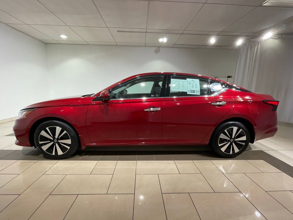 Used 2019 Nissan Altima SV with VIN 1N4BL4DW3KN314372 for sale in Madison, WI