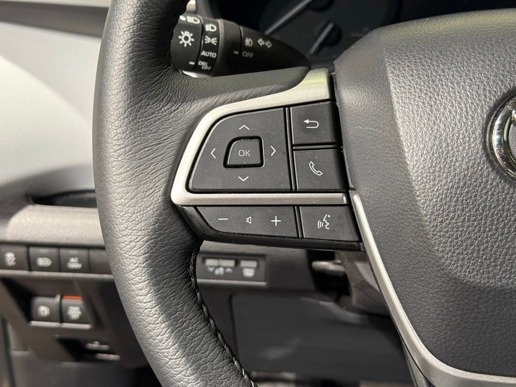 2025 Toyota Sienna XLE - Photo 26