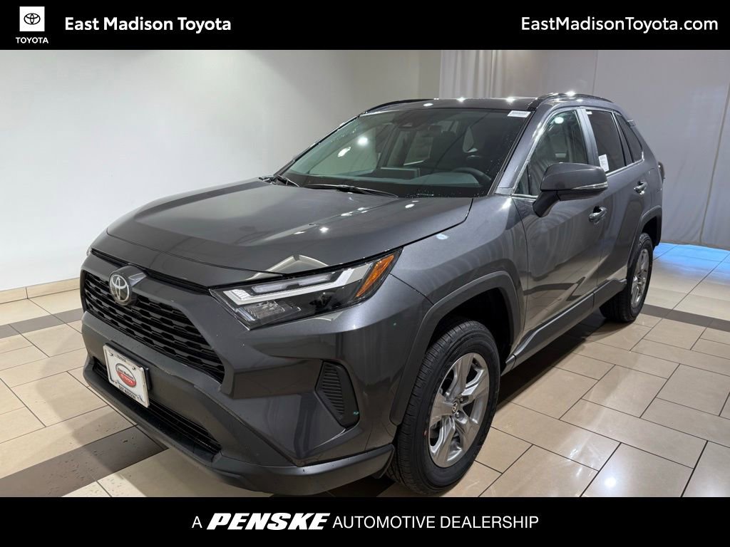 2025 Toyota RAV4 XLE's photo