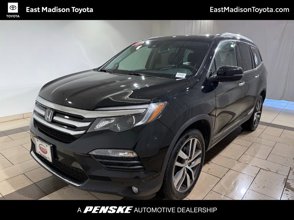 2017 Honda Pilot Touring's photo