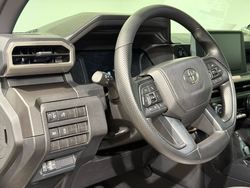 2026 Toyota Tacoma SR5 - Photo 16
