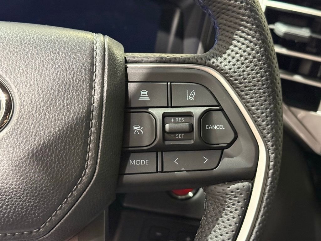 2025 Toyota Sequoia Platinum - Photo 26