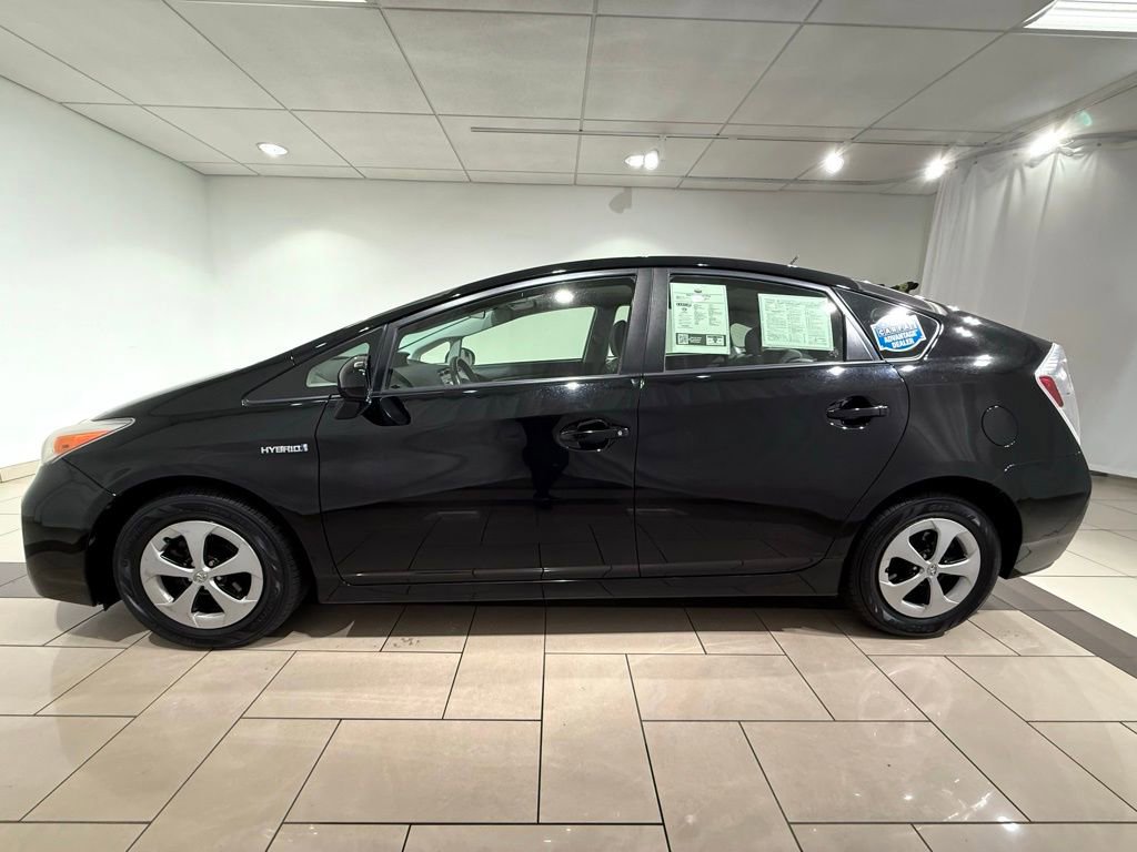 2013 Toyota Prius Three photo 2