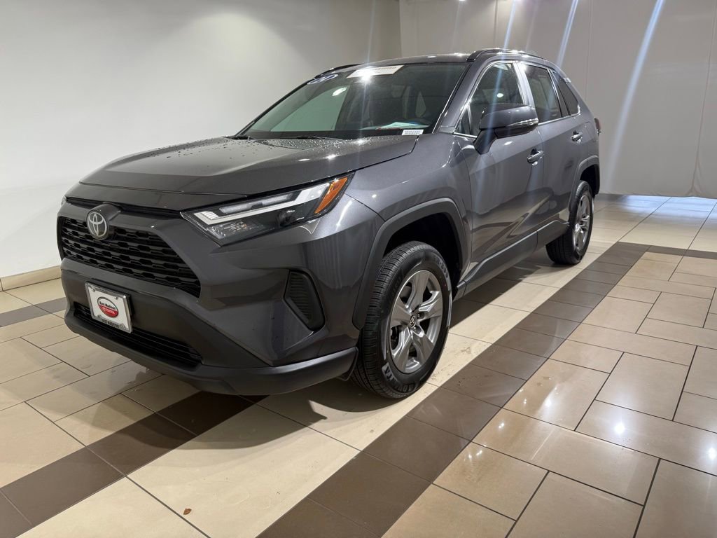 2024 Toyota RAV4 XLE photo 2