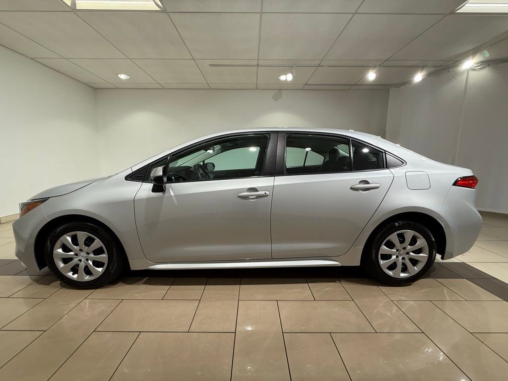 2023 Toyota Corolla LE photo 2