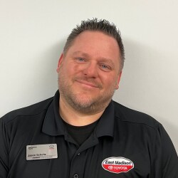 Staff member Jason Schultz from ID_93dae5