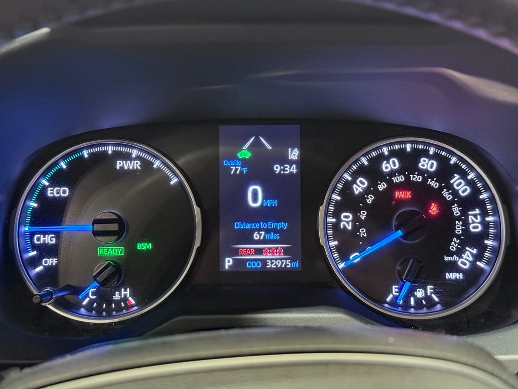 2022 Toyota RAV4 SE - Photo 25
