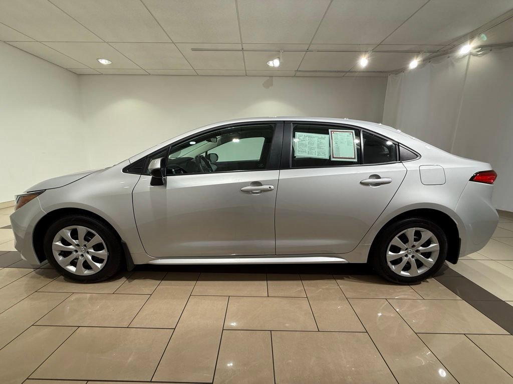 2023 Toyota Corolla LE photo 2