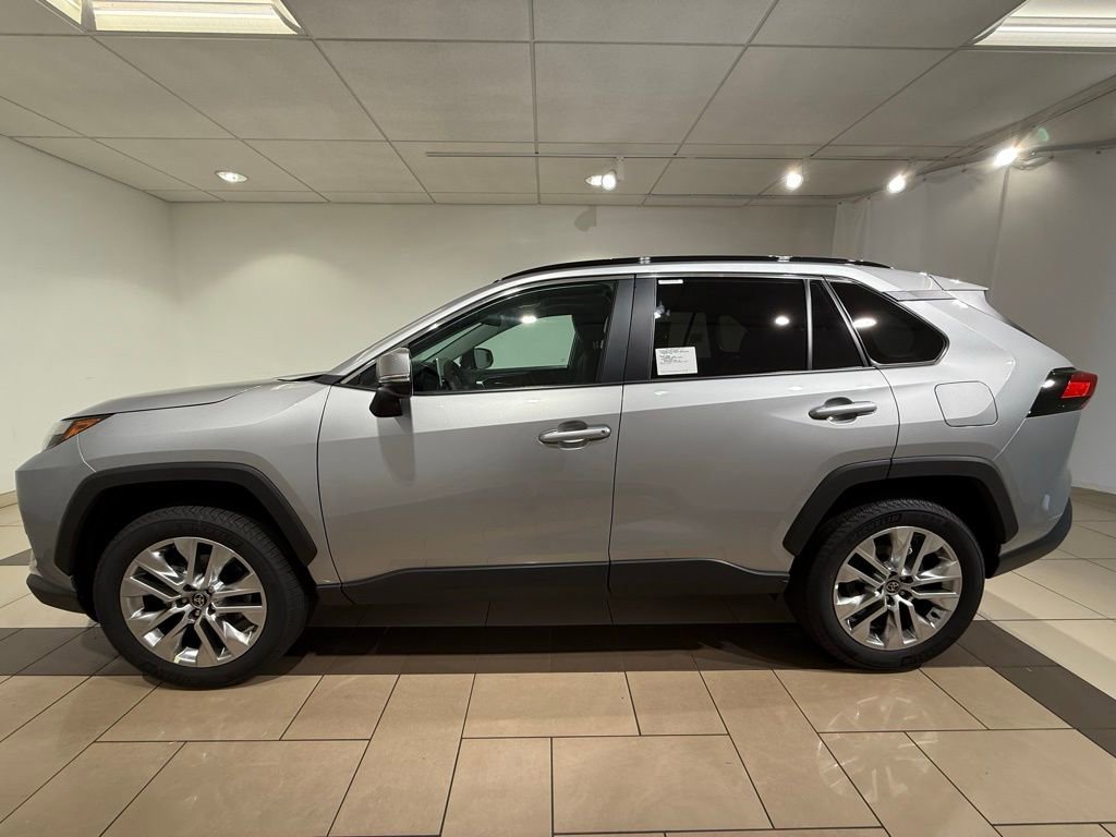 2025 Toyota RAV4 XLE Premium photo 2