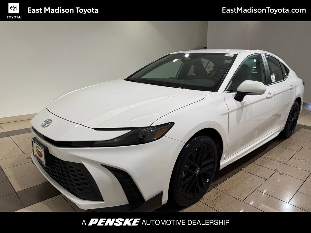 2026 Toyota Camry SE's photo