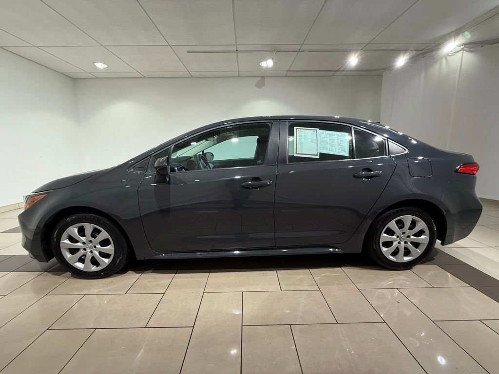 2023 Toyota Corolla LE photo 2