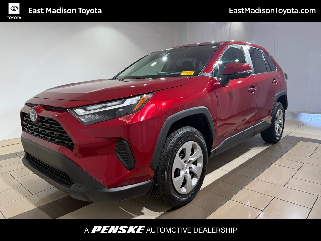 2023 Toyota RAV4 LE AWD's photo