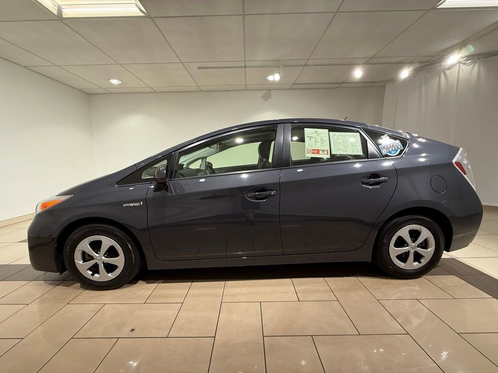 2015 Toyota Prius Three photo 2