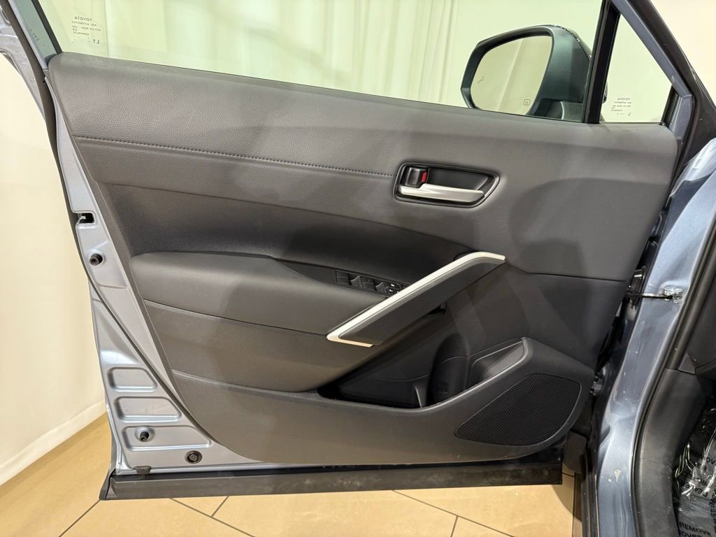 2026 Toyota Corolla Cross XLE - Photo 15