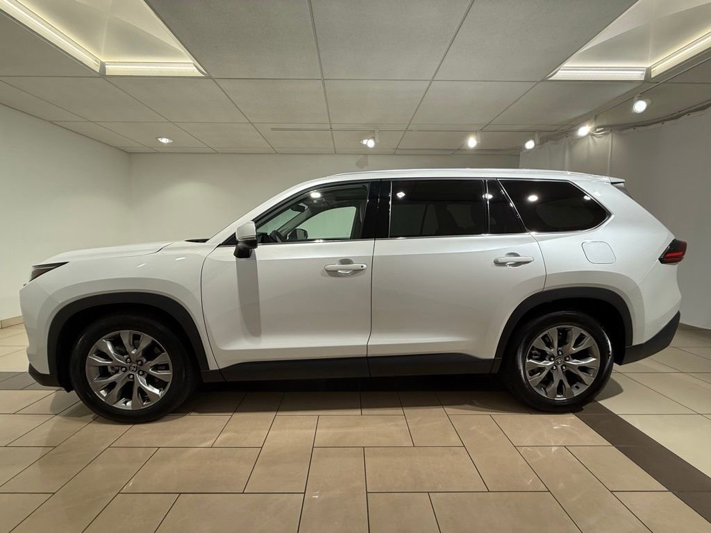 2025 Toyota Grand Highlander Limited photo 2