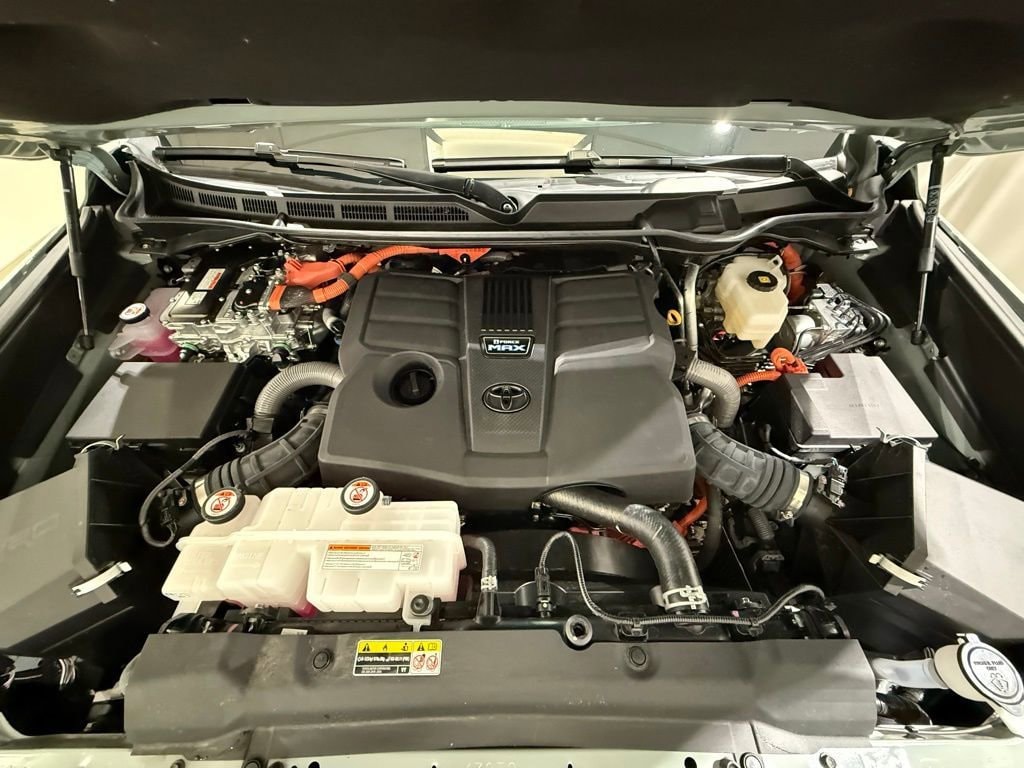 2025 Toyota Sequoia Platinum - Photo 9