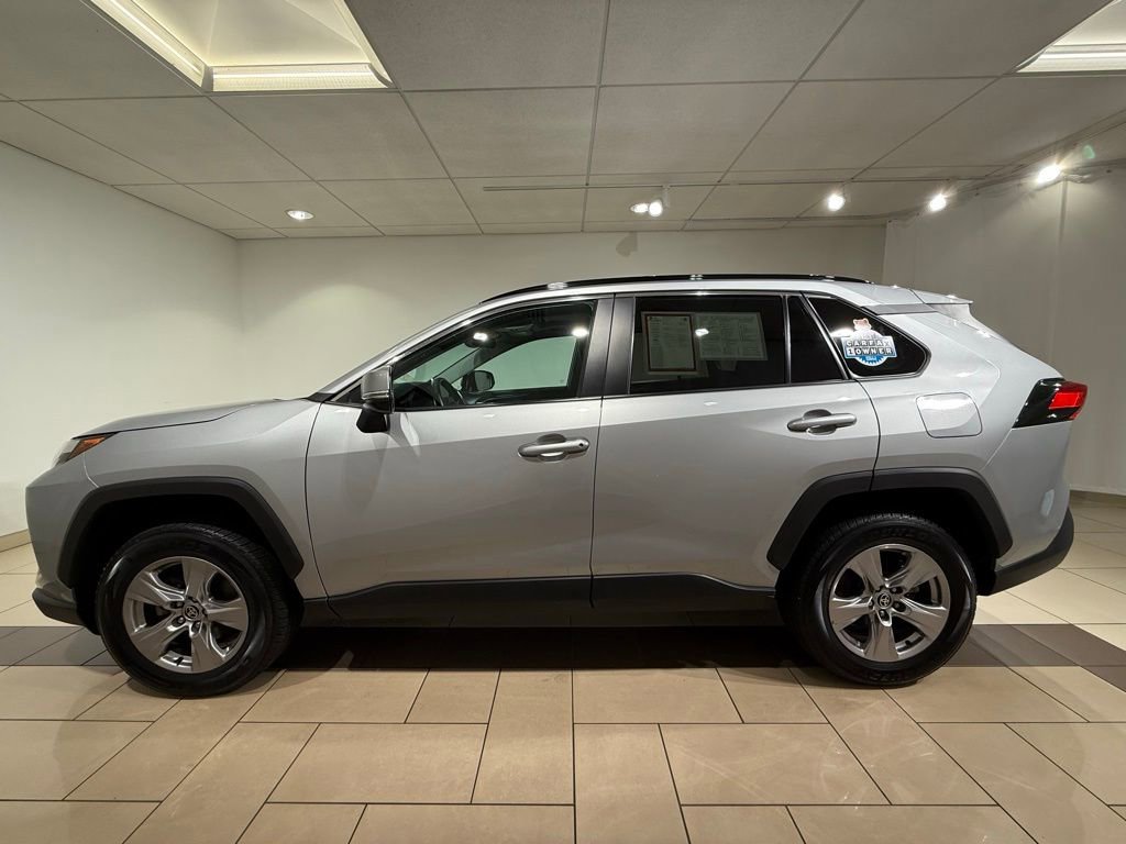 2023 Toyota RAV4 XLE photo 2