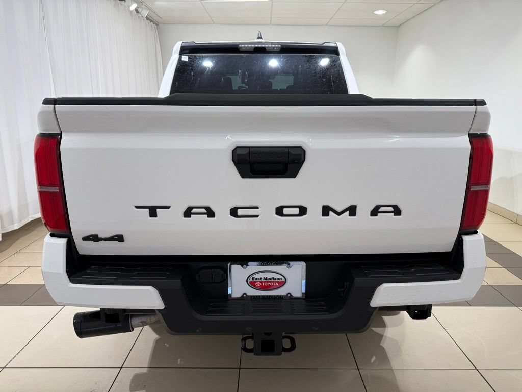 2026 Toyota Tacoma SR5 - Photo 4