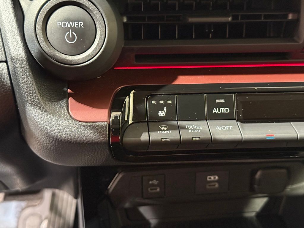 2024 Toyota Prius Prime XSE - Photo 28