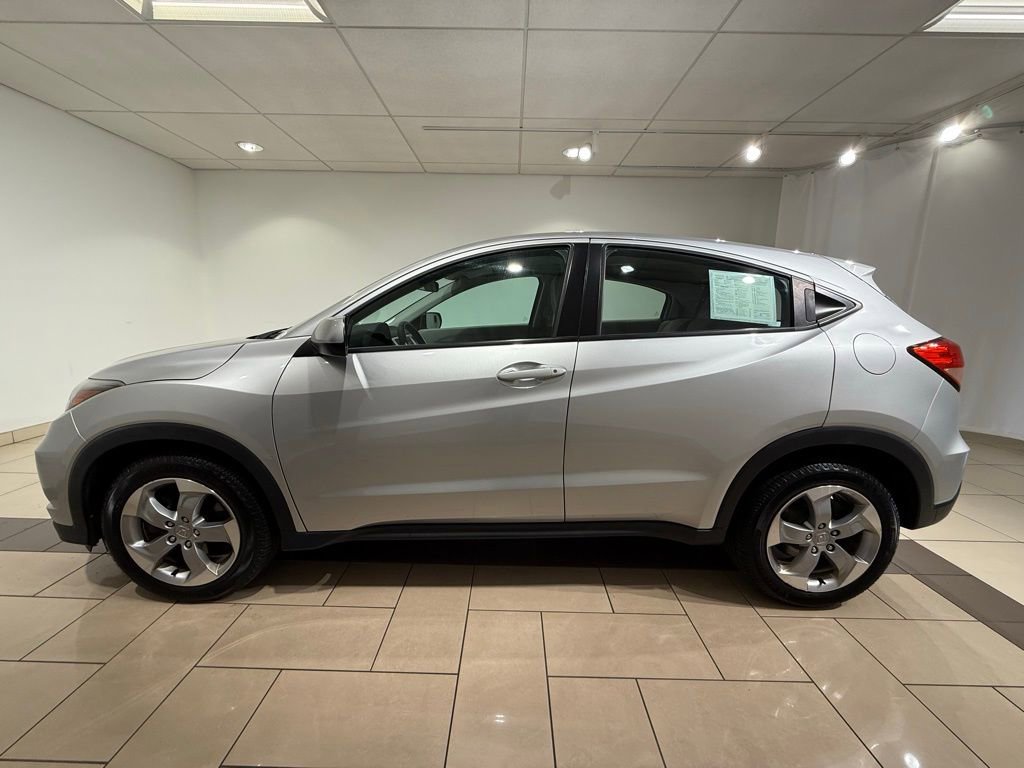 2016 Honda HR-V LX photo 2