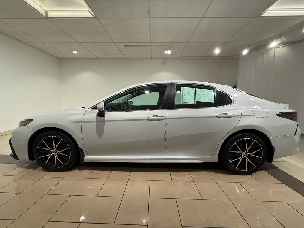 2023 Toyota Camry SE photo 2