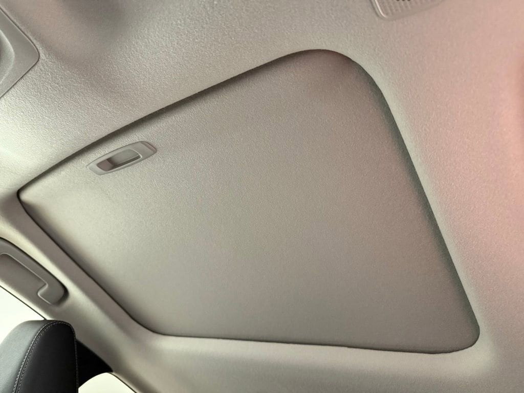 2026 Toyota Corolla Cross XLE - Photo 19