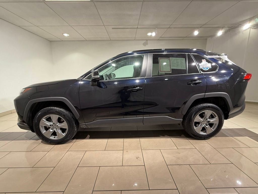 2024 Toyota RAV4 XLE photo 2