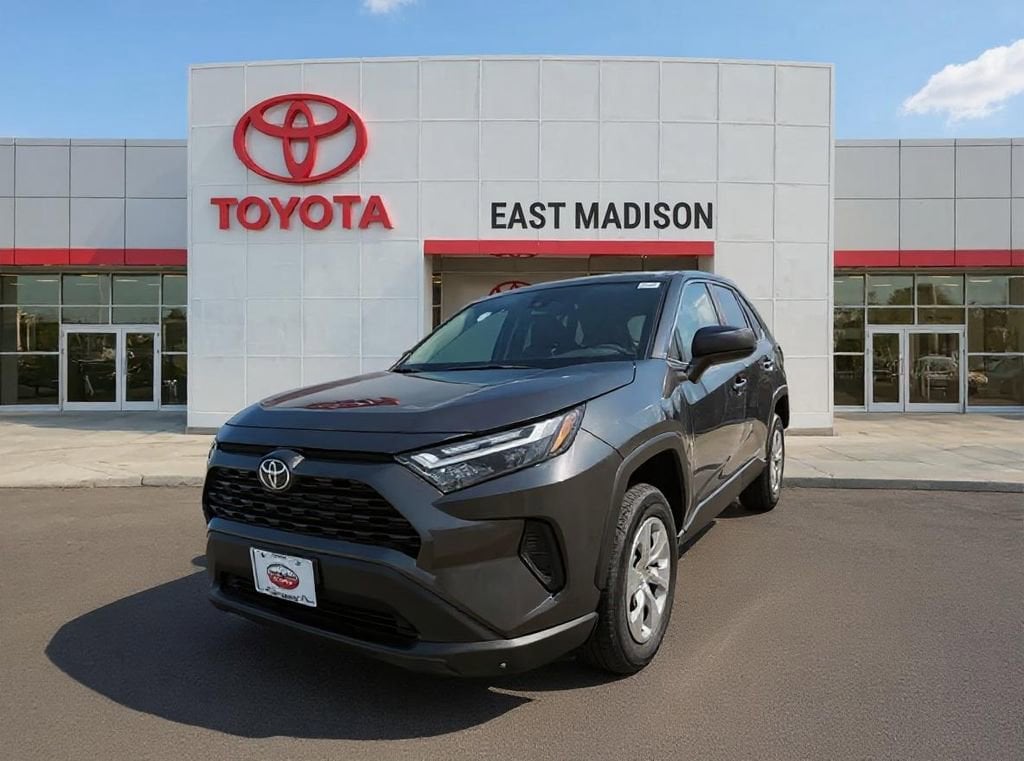2025 Toyota RAV4 LE's photo